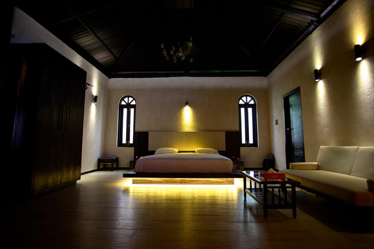 Kino Lakeside Chalet Hotel Lonavala Exterior foto